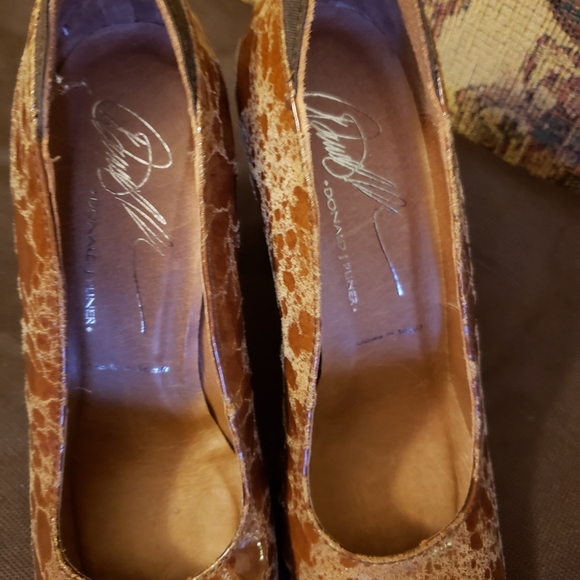 ‼️SOLD‼️NWOB Donald J Pliner Embossed Leather Pump, Sz 6.5 - Picture 5 of 10